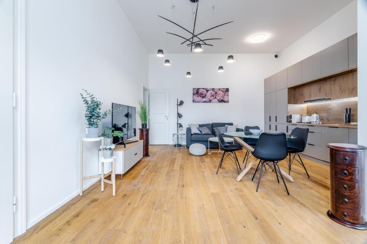 Elegant Apartments Located In The Centre Of Prag Eksteriør billede