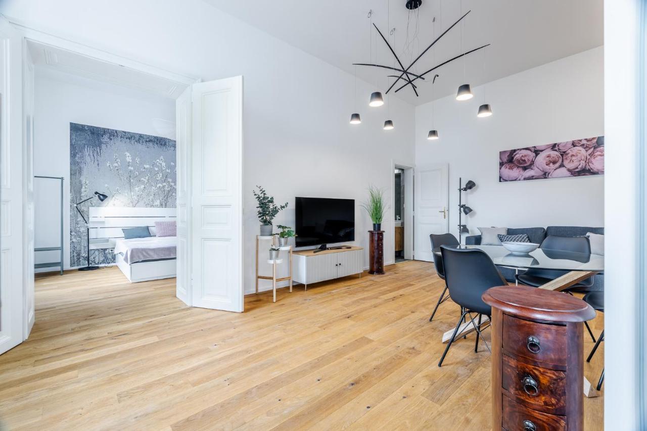 Elegant Apartments Located In The Centre Of Prag Eksteriør billede
